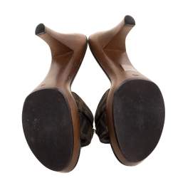 Pre Owned صندل سلايد فندى مقدمة نعل سميك شعار كانفاس بنى مقاس 40.5