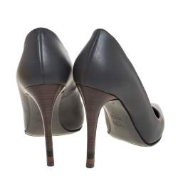 Pre Owned حذاء كعب عالى فندى مقدمة مدببة جلد رمادى داكن مقاس 35 