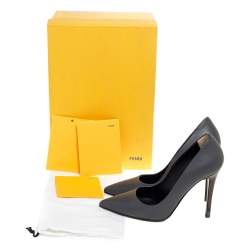 Pre Owned حذاء كعب عالى فندى مقدمة مدببة جلد رمادى داكن مقاس 35 