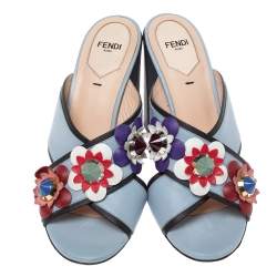 Pre Owned Fendi Grey Leather Flowerland Cross Strap Sandals Size 38.5
