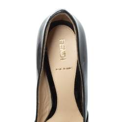 مملوكة مسبقًا حذاء كعب عالي فندي نعل سميك مقدمة مفتوحة فيونكة جلد لامع أسود مقاس 38