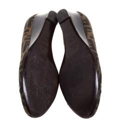 مملوكة مسبقًا حذاء كعب عالي فندي كانفاس توباكو زوكا بلوحة الشعار نعل روكي مقاس 40.5