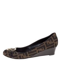 مملوكة مسبقًا حذاء كعب عالي فندي كانفاس توباكو زوكا بلوحة الشعار نعل روكي مقاس 40.5