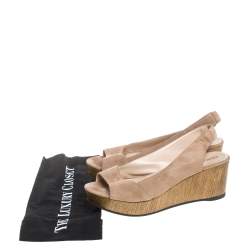 Pre Owned صندل فندى نعل سميك فتحة كعب روكى جلد سويدى بيج مقاس 38.5