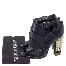 مملوكة مسبقًا حذاء بوت فندي بوليفونيا جلد أسود مقاس 36