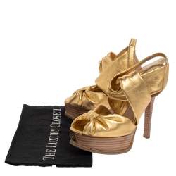 Pre Owned صندل فندى فتحة كعب نعل سميك جلد ذهبى مقاس 38