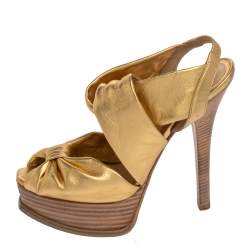 Pre Owned صندل فندى فتحة كعب نعل سميك جلد ذهبى مقاس 38