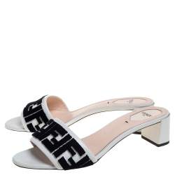 مملوكة مسبقًا صندل سلايد فندي قطيفة شعار الماركة أف أف و جلد أسود و كريمي مقاس 40