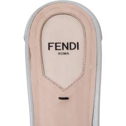 مملوكة مسبقًا صندل سلايد فندي قطيفة شعار الماركة أف أف و جلد أسود و كريمي مقاس 40