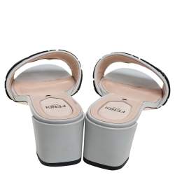 مملوكة مسبقًا صندل سلايد فندي قطيفة شعار الماركة أف أف و جلد أسود و كريمي مقاس 40