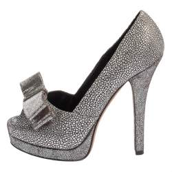Fendi Silver Brocade Fabric and Textured Leather Deco Bow Peep Toe Platform Pumps Size 38