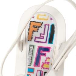 مملوكة مسبقًا Fendi White Rubber Logo Charm Sunny Thong Flat Sandals Size 40