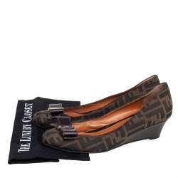 Pre Owned Fendi Brown Zucca Canvas Bow Detail Wedge Pumps Size 39