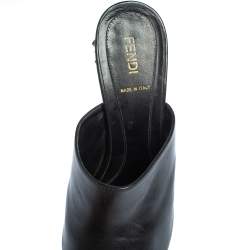 Pre Owned Fendi Black Leather Pyramid Stud Mules Sandals Size 38