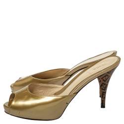 Pre Owned Fendi Gold Patent Leather FF Superstar Peep Toe Mule Slides Size 39