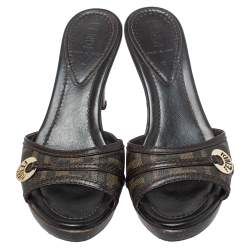 Pre Owned Fendi Brown Zucca Canvas And Leather Mule Sandals Size 36.5