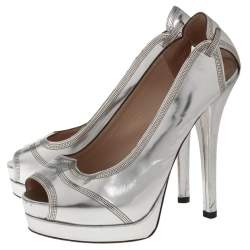 Pre Owned Fendi Silver Patent Leather Peep Toe Pumps Size 38.5