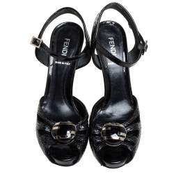 Pre Owned صندل فندي جلد نقشة الثعبان أسود وجلد لامع بحزام للكاحل مقاس 36