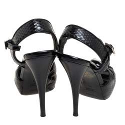 Pre Owned صندل فندي جلد نقشة الثعبان أسود وجلد لامع بحزام للكاحل مقاس 36