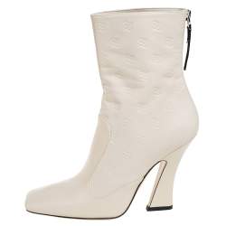 Pre Owned Fendi Cream Leather FFreedom Ankle Boots Size 37