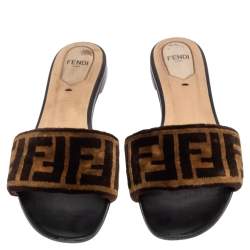 مملوكة مسبقًا Fendi Tobacco Zucca Velvet Flat Slide Sandals Size 38