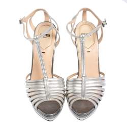 Pre Owned Fendi Silver Leather Strappy T Strap Platform Sandals Size 37