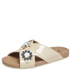 Pre Owned Fendi Cream Patent Leather Flower And Stud-Embellished Slide Sandals Size 36.5
