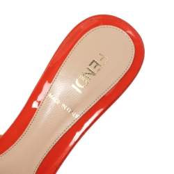 Pre Owned Fendi Beige/Orange Raffia and Patent Leather Bow Slide Sandals Size 35
