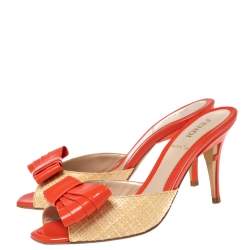 Pre Owned Fendi Beige/Orange Raffia and Patent Leather Bow Slide Sandals Size 35