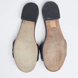 مملوكة مسبقًا صندل فندي FF جلد أسود سليب أون مقاس 38