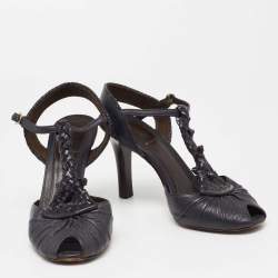 مملوكة مسبقًا صندل فندي جلد أزرق كحلي مقدمة مفتوحة سير كاحل حرف تي مقاس 38.5