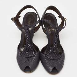 مملوكة مسبقًا صندل فندي جلد أزرق كحلي مقدمة مفتوحة سير كاحل حرف تي مقاس 38.5