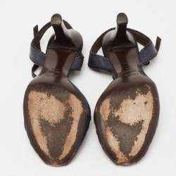 مملوكة مسبقًا صندل فندي جلد أزرق كحلي مقدمة مفتوحة سير كاحل حرف تي مقاس 38.5