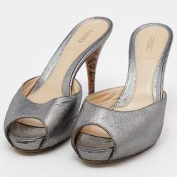 Pre Owned Fendi Silver Leather Slide Sandals Size 38