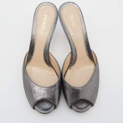 Pre Owned Fendi Silver Leather Slide Sandals Size 38