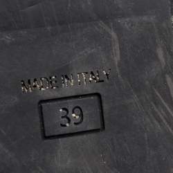 مملوكة مسبقًا Fendi Black Crochet Criss Cross Flats Size 39 