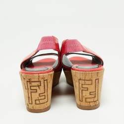 مملوكة مسبقًا Fendi Pink/Black Zucca Canvas And Patent Leather Cork Platform Wedge Slingback Sandals Size 37.5