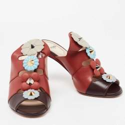 مملوكة مسبقًا Fendi Red/Dark Brown Leather Flowerland Mule Sandals Size 38.5