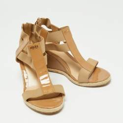 Pre Owned Fendi Beige Patent Leather And Elastic Fabric Carioca Wedge Espadrille Sandals Size 37.5