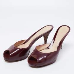 Pre Owned Fendi Burgundy Patent Leather FF Superstar Peep Toe Mules Size 41