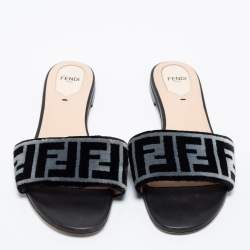 Pre Owned Fendi White/Black Logo Printed Velvet Flat Slides Size 39