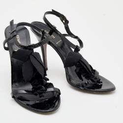 Pre Owned Fendi Black Patent Leather Appliqued Flower T-Strap Sandals Size 37.5