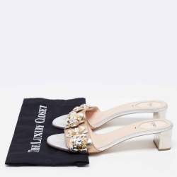 مملوكة مسبقًا صندل سلايد فندي فلاور لاند جلد برونزي مزخرف كعب مربع سميك مقاس 40