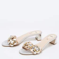 مملوكة مسبقًا صندل سلايد فندي فلاور لاند جلد برونزي مزخرف كعب مربع سميك مقاس 40