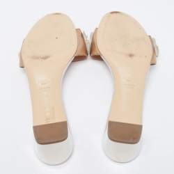 مملوكة مسبقًا صندل سلايد فندي فلاور لاند جلد برونزي مزخرف كعب مربع سميك مقاس 40