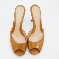 Pre Owned Fendi Beige Patent Leather FF Logo Heel Platform Slide Sandals Size 40