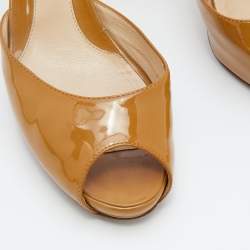 Pre Owned Fendi Beige Patent Leather FF Logo Heel Platform Slide Sandals Size 40