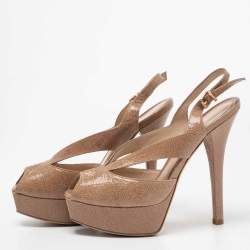 مملوكة مسبقًا صندل فندي فنديستا جلد مجعد بني فاتح بحزام خلفي للكاحل نعل سميك مقدمة مفتوحة مقاس 38