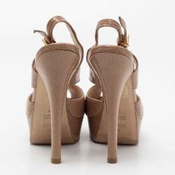 مملوكة مسبقًا صندل فندي فنديستا جلد مجعد بني فاتح بحزام خلفي للكاحل نعل سميك مقدمة مفتوحة مقاس 38