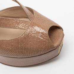 مملوكة مسبقًا صندل فندي فنديستا جلد مجعد بني فاتح بحزام خلفي للكاحل نعل سميك مقدمة مفتوحة مقاس 38